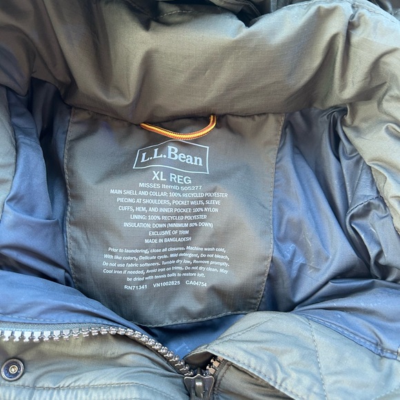 LL Bean mountain classic down parka - Picture 6 of 9